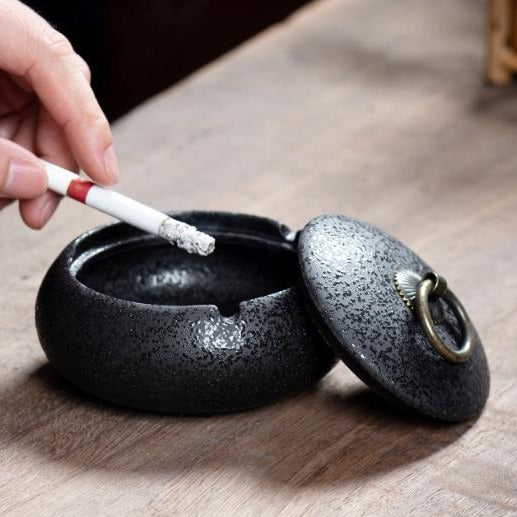 Cendrier Fermé Céramique Noir Simple | Cendrier-france