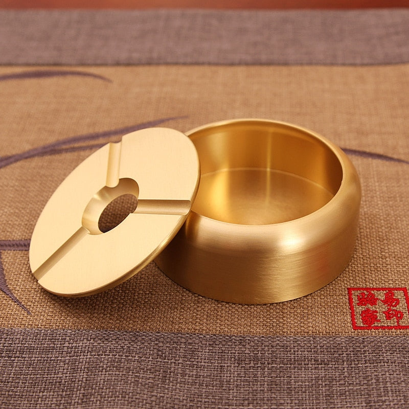 cendrier laiton avec couvercle