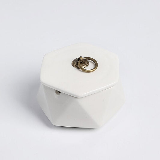 cendrier fermé blanc