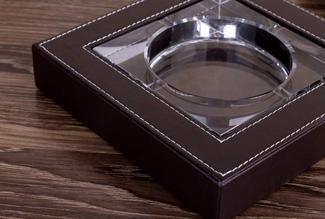 cendrier en verre grand