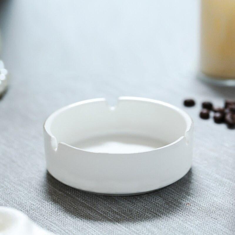 cendrier familier tout blanc